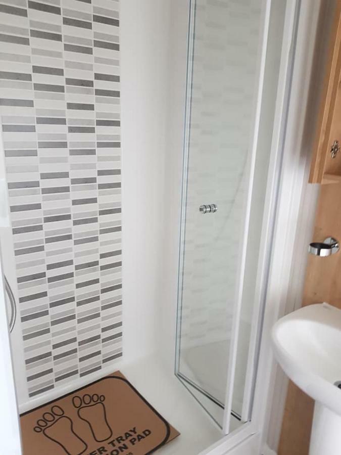 Dees Hot Tub Breaks At Tattershall Lakes Jet Ski 4 エクステリア 写真